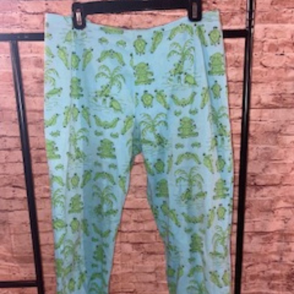 Turtle Capris sz 12 by Govango